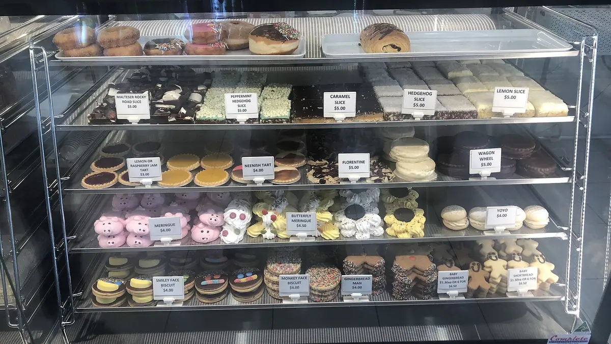 Cottle's – bakery in Radstock town centre